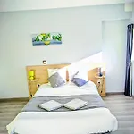 Holiday home Domaine Du Luth Grand - 8 Ch - 19 Lits -poitiers Futuroscope Et Aquascope *